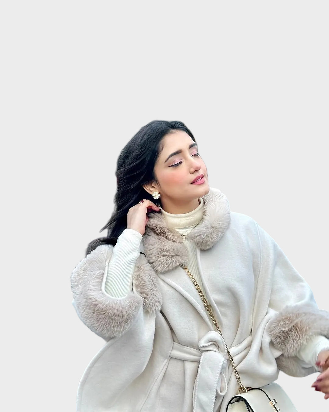 Violetta | Πολυτελή Χειμερινά Κάπες με Λεπτομέρειες Από Γούνα σε Μπεζ