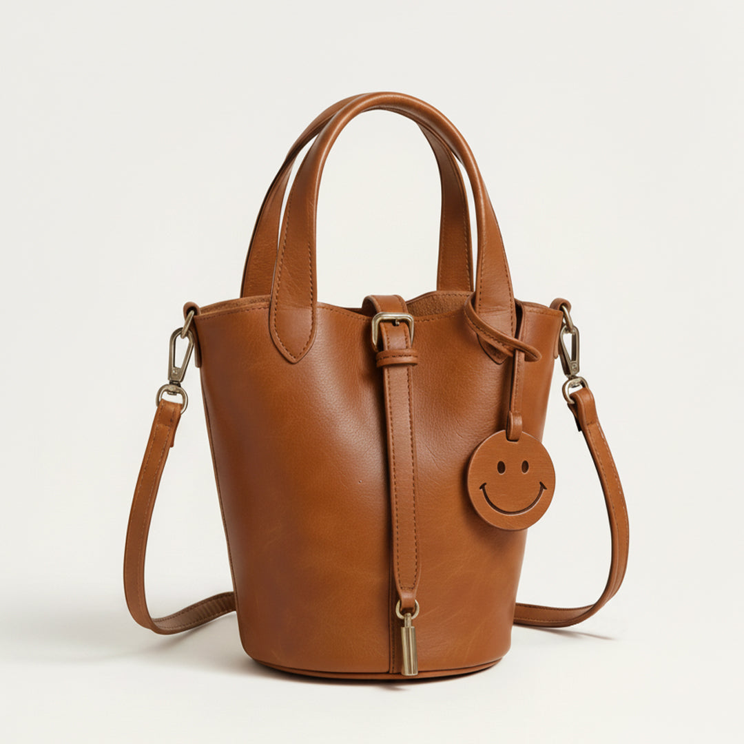 Clara | Δερμάτινη Τσάντα Smile (Leather Smile Bag)