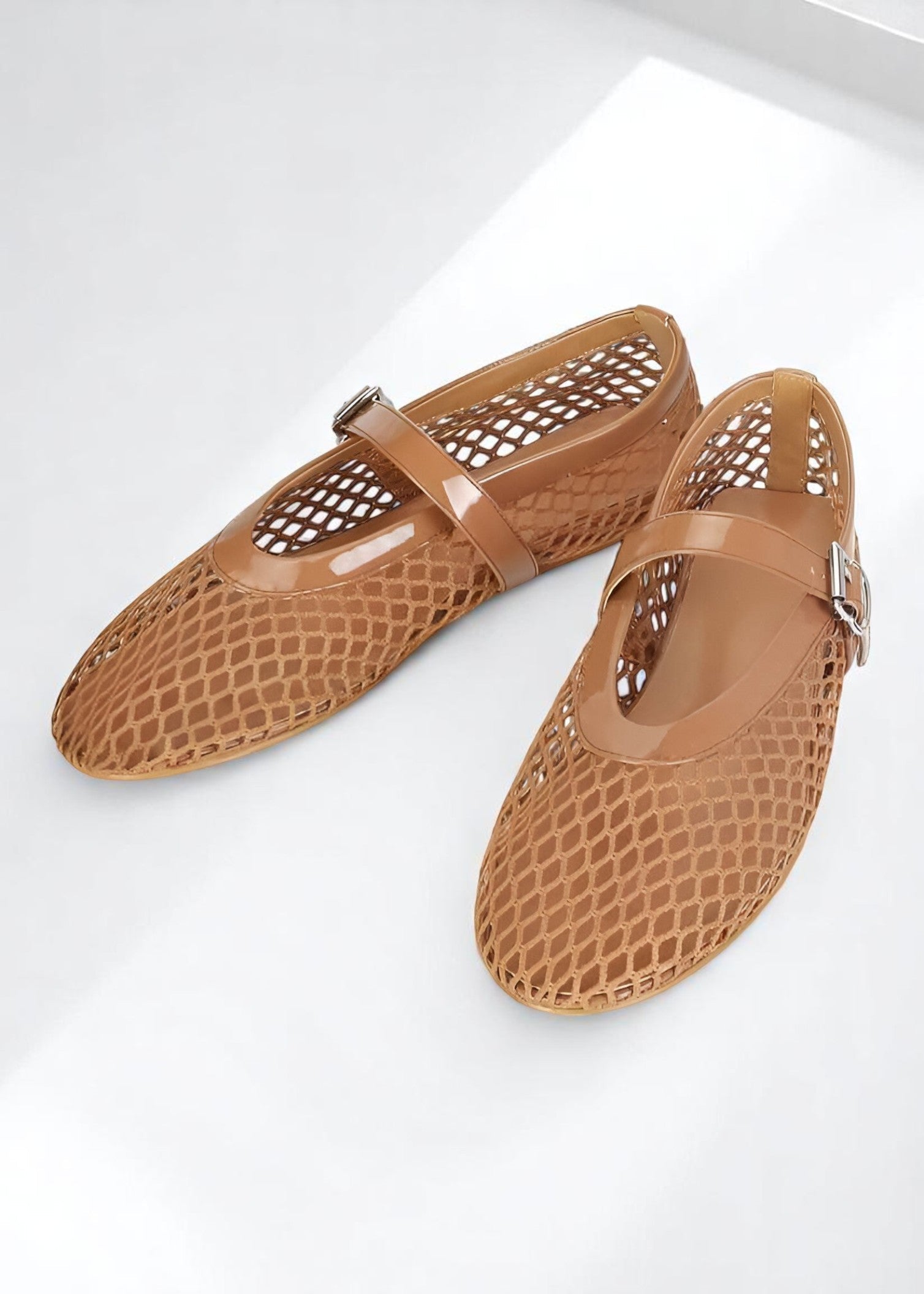 Luna – Mesh Flats με Μοντέρνο & Δηλωτικό Στυλ